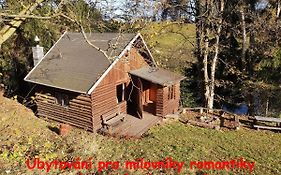Srub Na Svahu Sjezdovky V Radvanicich