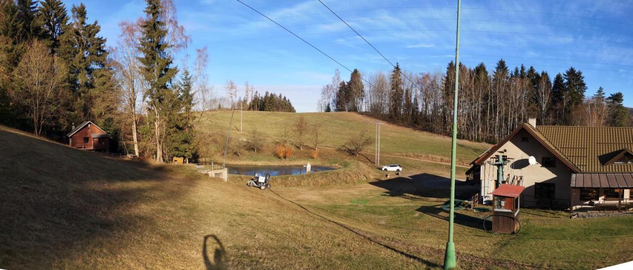 Srub Na Svahu Sjezdovky V Radvanicich Radvanice  Zewnętrze zdjęcie